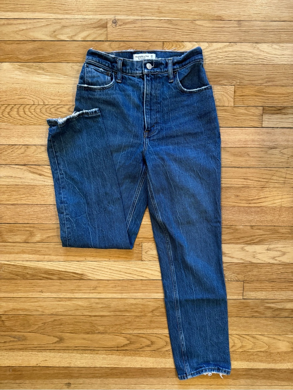 Abercrombie & Fitch The 90s Straight Ultra High Rise Denim Size 26/2S